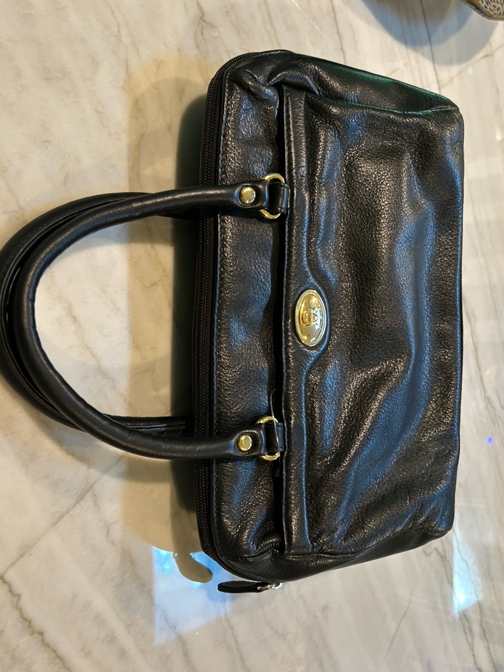 Etienne Aigner Black Leather Handbag Gold Hardware - Picture 4 of 10
